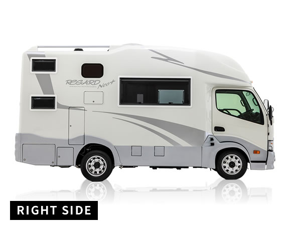 車の右側の画像